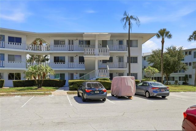 11201 80TH AVENUE N 302, Seminole, FL 33772