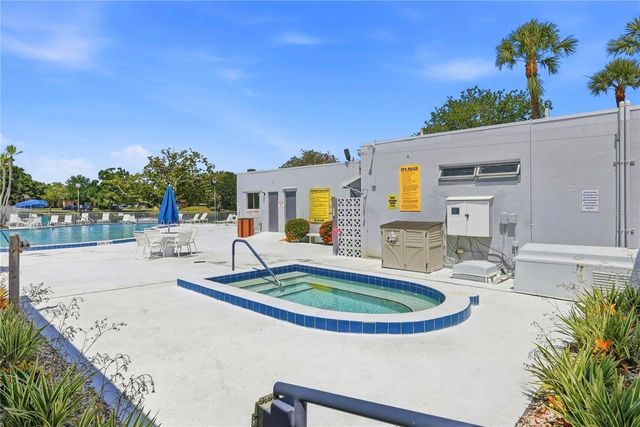 11201 80TH AVENUE N 302, Seminole, FL 33772
