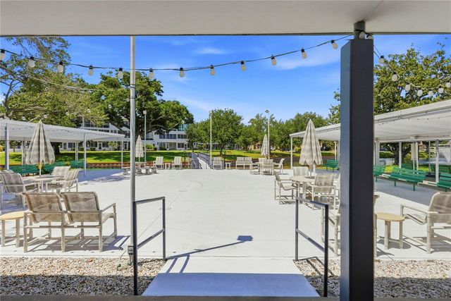 11201 80TH AVENUE N 302, Seminole, FL 33772