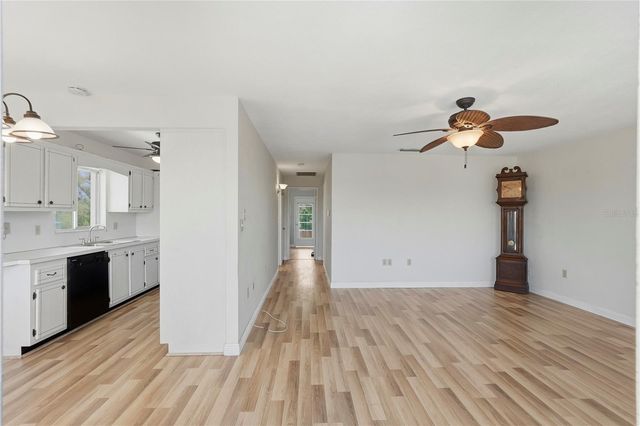 11201 80TH AVENUE N 302, Seminole, FL 33772