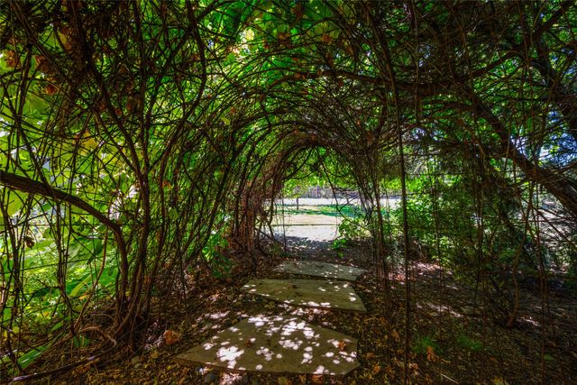 237 Tano Road, Santa Fe, NM 87506