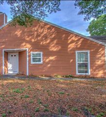 9468 FOREST HILLS CIRCLE, Tampa, FL 33612