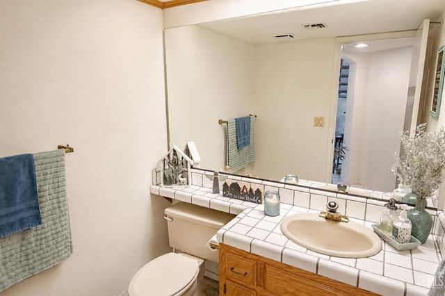 8212 Chaucer Street, Bakersfield, CA 93311