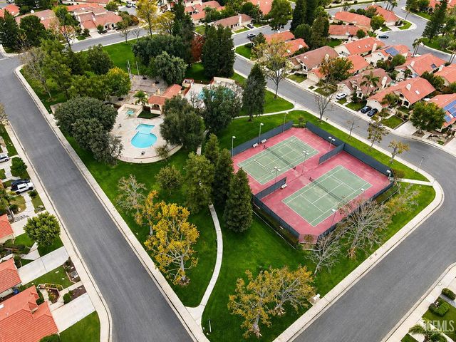 8212 Chaucer Street, Bakersfield, CA 93311