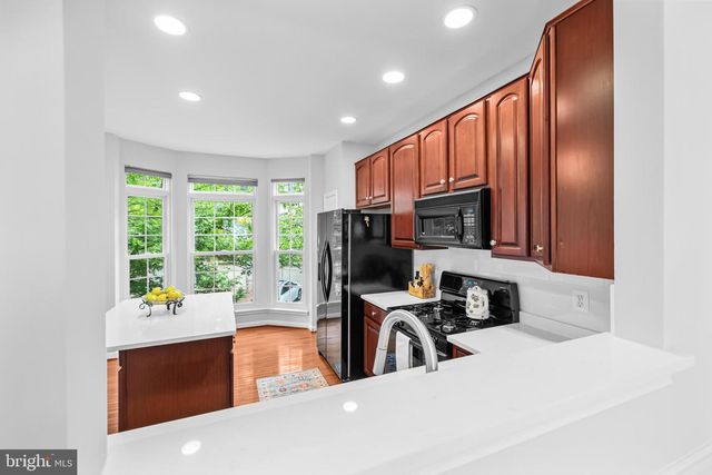 120 MARTIN LN, Alexandria, VA 22304