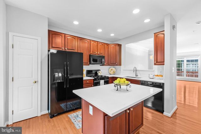 120 MARTIN LN, Alexandria, VA 22304