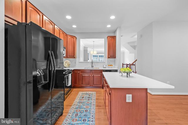 120 MARTIN LN, Alexandria, VA 22304