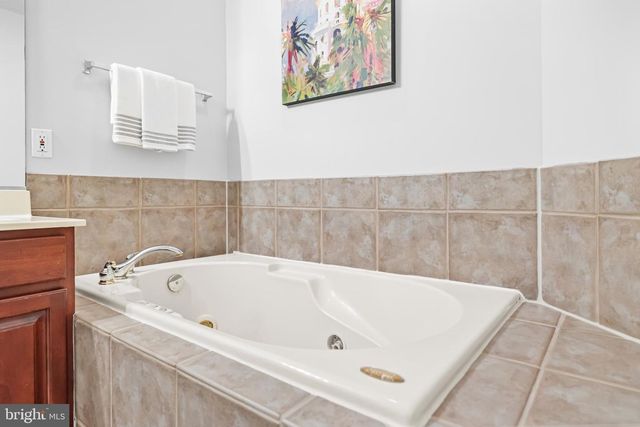 120 MARTIN LN, Alexandria, VA 22304