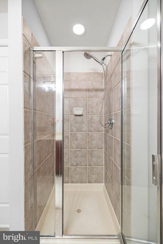 120 MARTIN LN, Alexandria, VA 22304