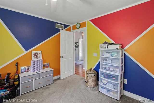2830 Bayberry Drive, Waterford, MI 48329