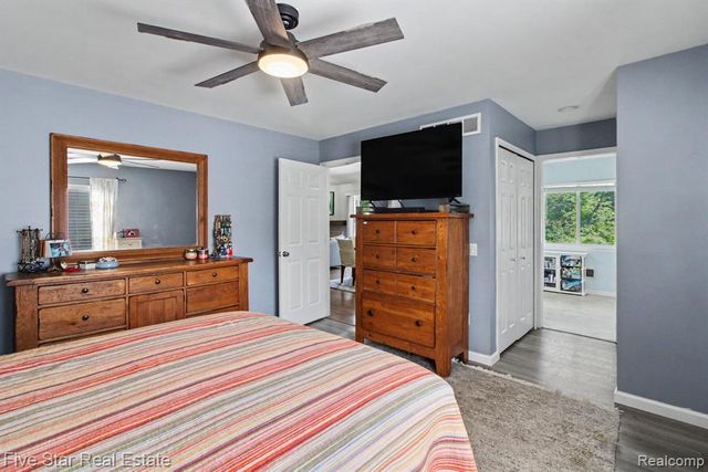 2830 Bayberry Drive, Waterford, MI 48329