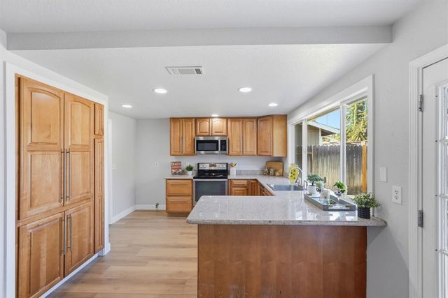 7025 Checkerbloom Way, Citrus Heights, CA 95610