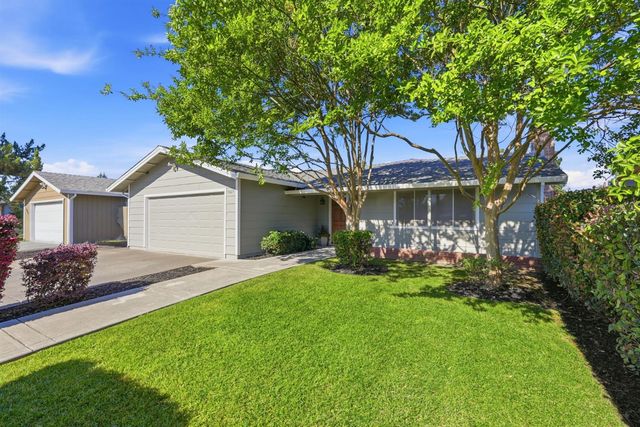 7025 Checkerbloom Way, Citrus Heights, CA 95610