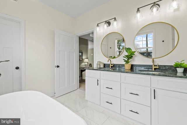 4222 LAMARRE DR, Fairfax, VA 22030