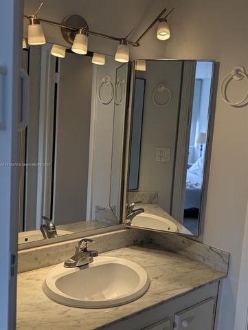 1300 NE Miami Gardens Dr 613E, Miami, FL 33179