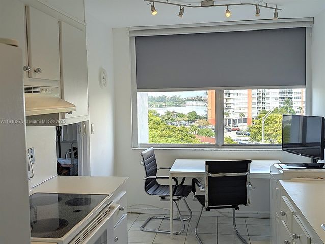 1300 NE Miami Gardens Dr 613E, Miami, FL 33179