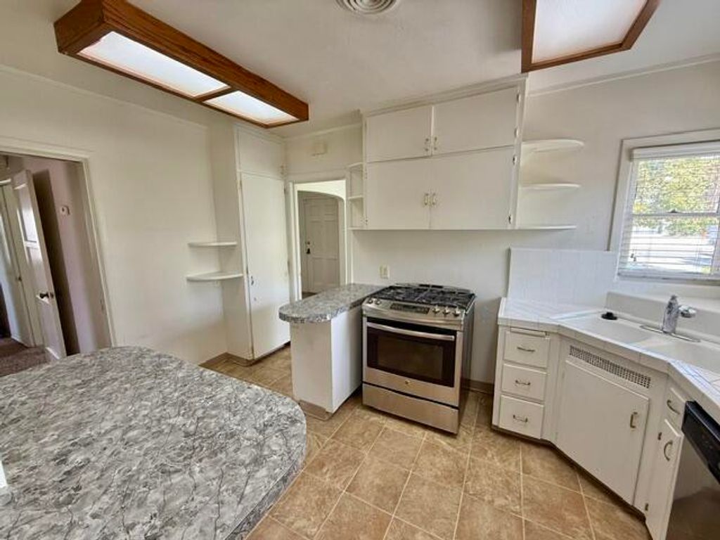Image 14 of property listing at 1709 W Main Street, Visalia, CA 93291