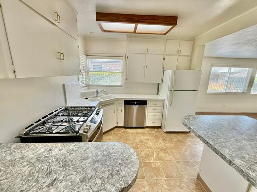 Image 15 of property listing at 1709 W Main Street, Visalia, CA 93291