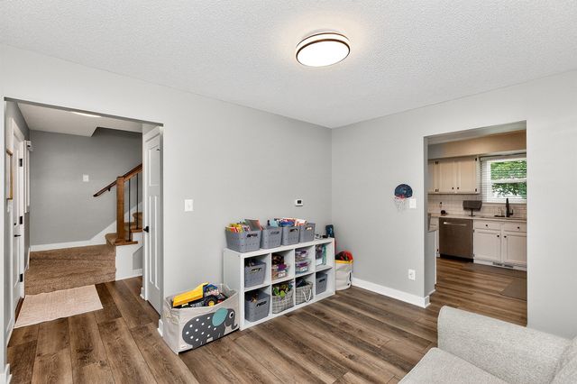 1208 63rd Street, West Des Moines, IA 50266