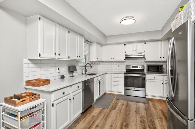 1208 63rd Street, West Des Moines, IA 50266