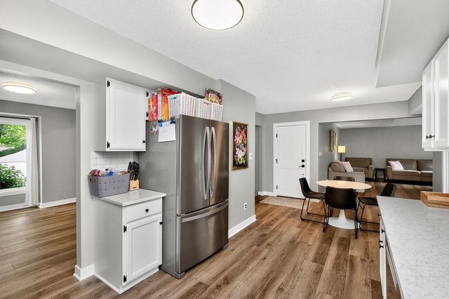 1208 63rd Street, West Des Moines, IA 50266