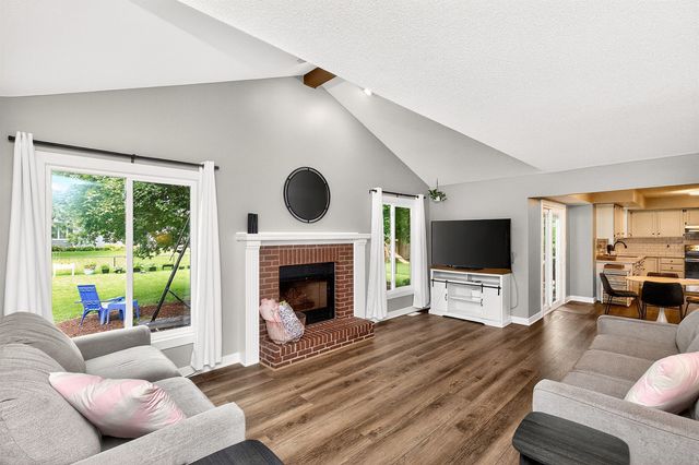 1208 63rd Street, West Des Moines, IA 50266