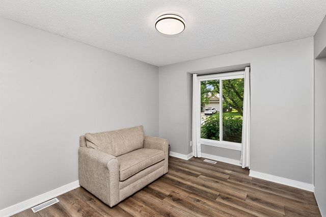1208 63rd Street, West Des Moines, IA 50266