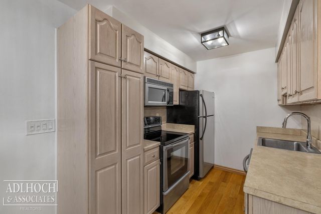 34764 E Lake Drive, Harrison Twp, MI 48045