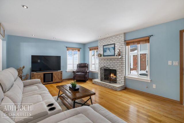 34764 E Lake Drive, Harrison Twp, MI 48045