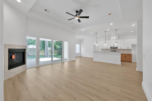 3302 Shadowcrest Lane, The Woodlands, TX 77380