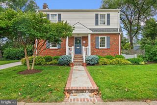2434 CAMERON MILLS RD, Alexandria, VA 22302