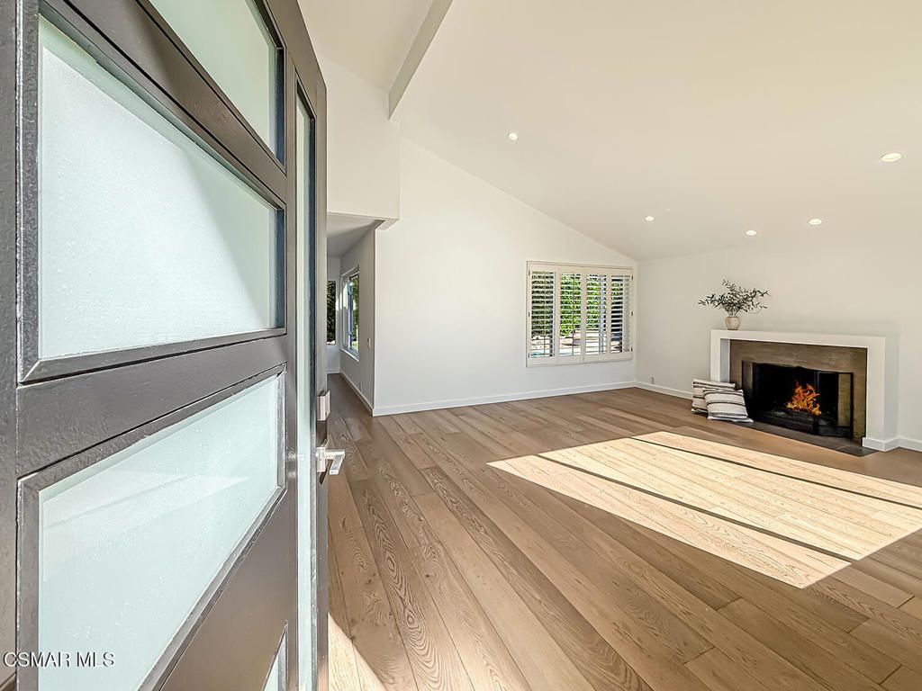 1915 Woodside Drive, Thousand Oaks, CA 91362