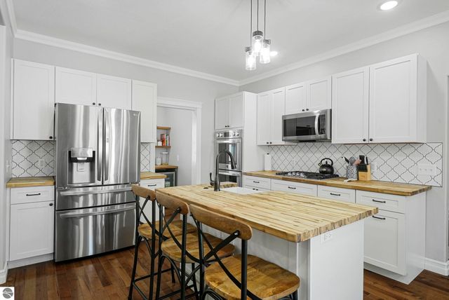 9339 E Summerfield Drive, Traverse City, MI 49684