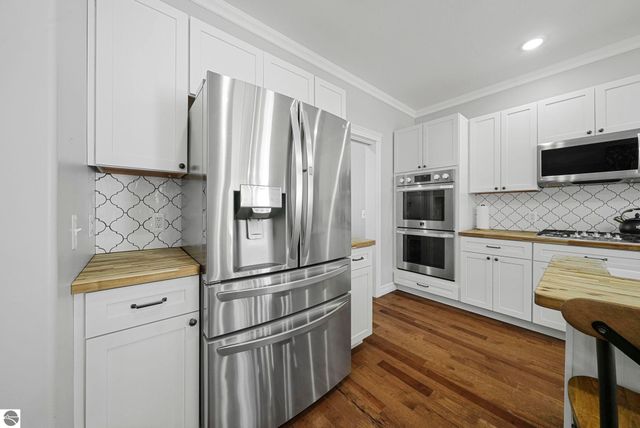 9339 E Summerfield Drive, Traverse City, MI 49684