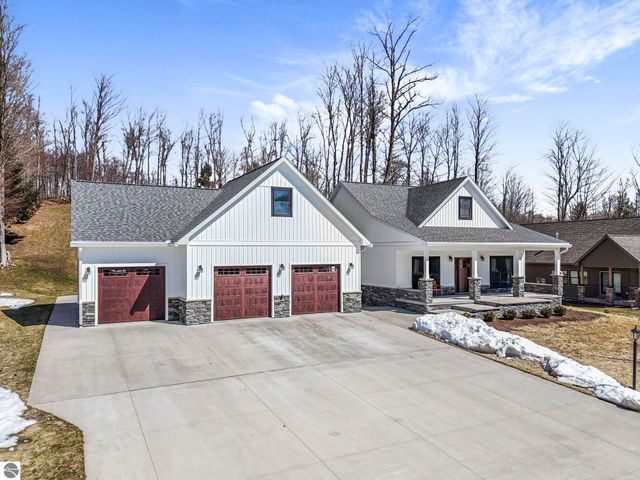 9339 E Summerfield Drive, Traverse City, MI 49684