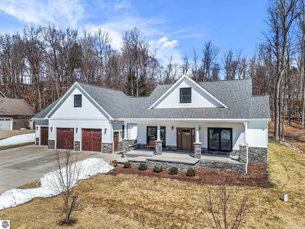 9339 E Summerfield Drive, Traverse City, MI 49684