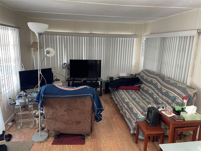 8501 SW 21st Ct, Davie, FL 33324