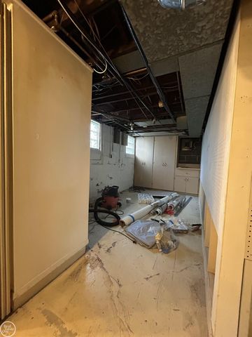 22138 Brittany Avenue, Eastpointe, MI 48021