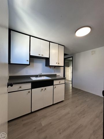 22138 Brittany Avenue, Eastpointe, MI 48021