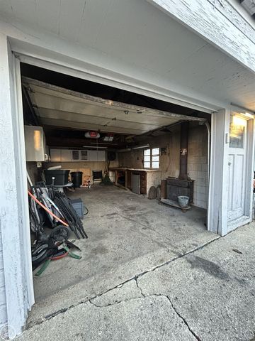 22138 Brittany Avenue, Eastpointe, MI 48021
