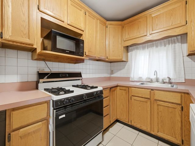 2636 Kenilworth Avenue, Berwyn, IL 60402
