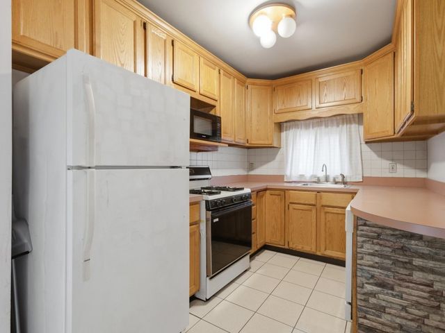 2636 Kenilworth Avenue, Berwyn, IL 60402
