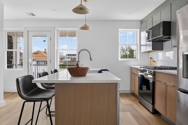 146 Jaques St B, Somerville, MA 02145