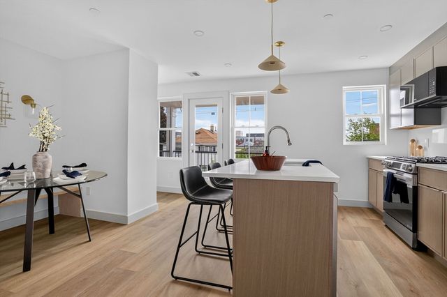 146 Jaques St B, Somerville, MA 02145