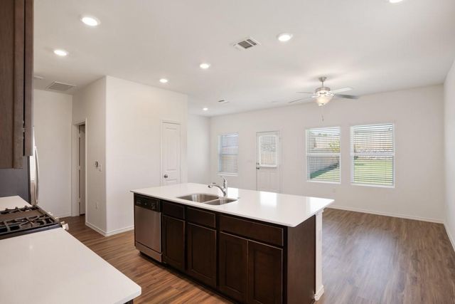 15200 Spruce Frost CV B, Del Valle, TX 78617