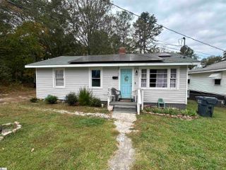 207 Pridmore Street, Laurens, SC 29360