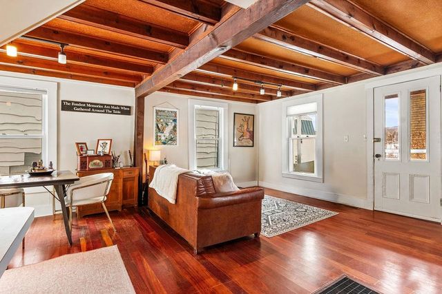 21 Washington Street, Newbury, NH 03255