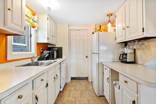 21 Washington Street, Newbury, NH 03255