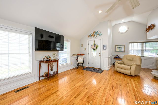 58 Minor Road, East Haven, CT 06512
