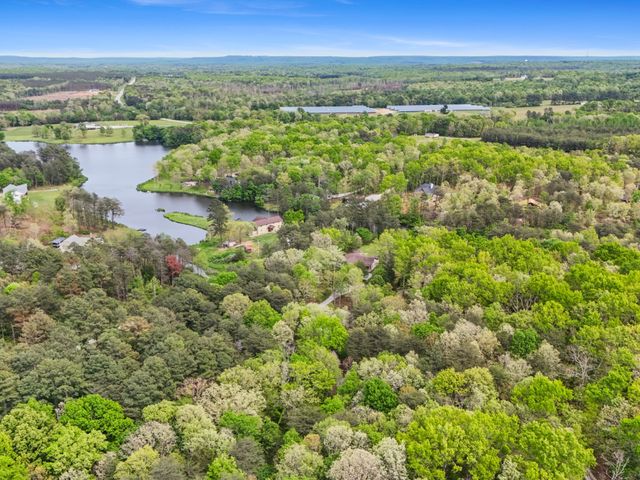 374 Eagle Lake Rd, Coalmont, TN 37313